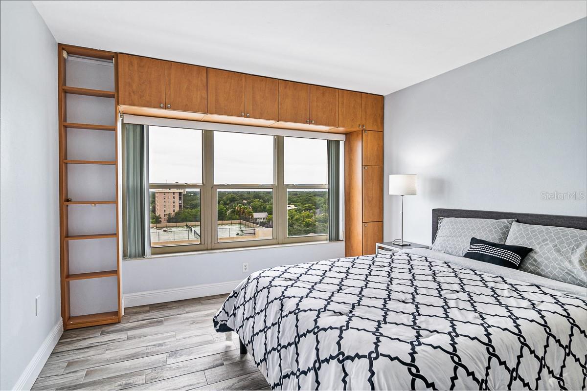 Image 25 of 34 For 2401 Bayshore Boulevard 1003