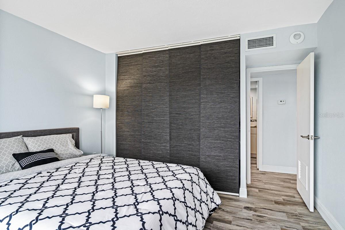 Image 28 of 34 For 2401 Bayshore Boulevard 1003