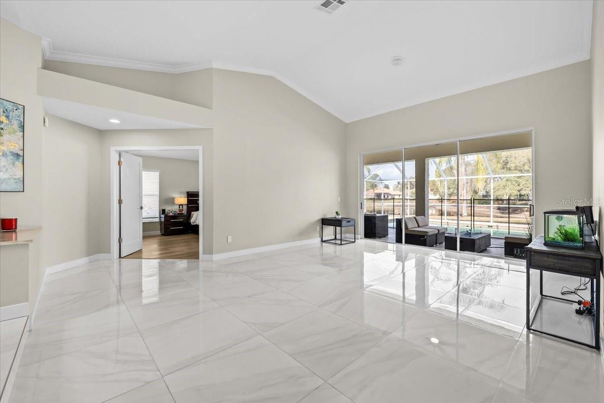 Listing photo id 13 for 16506 Longleat Drive