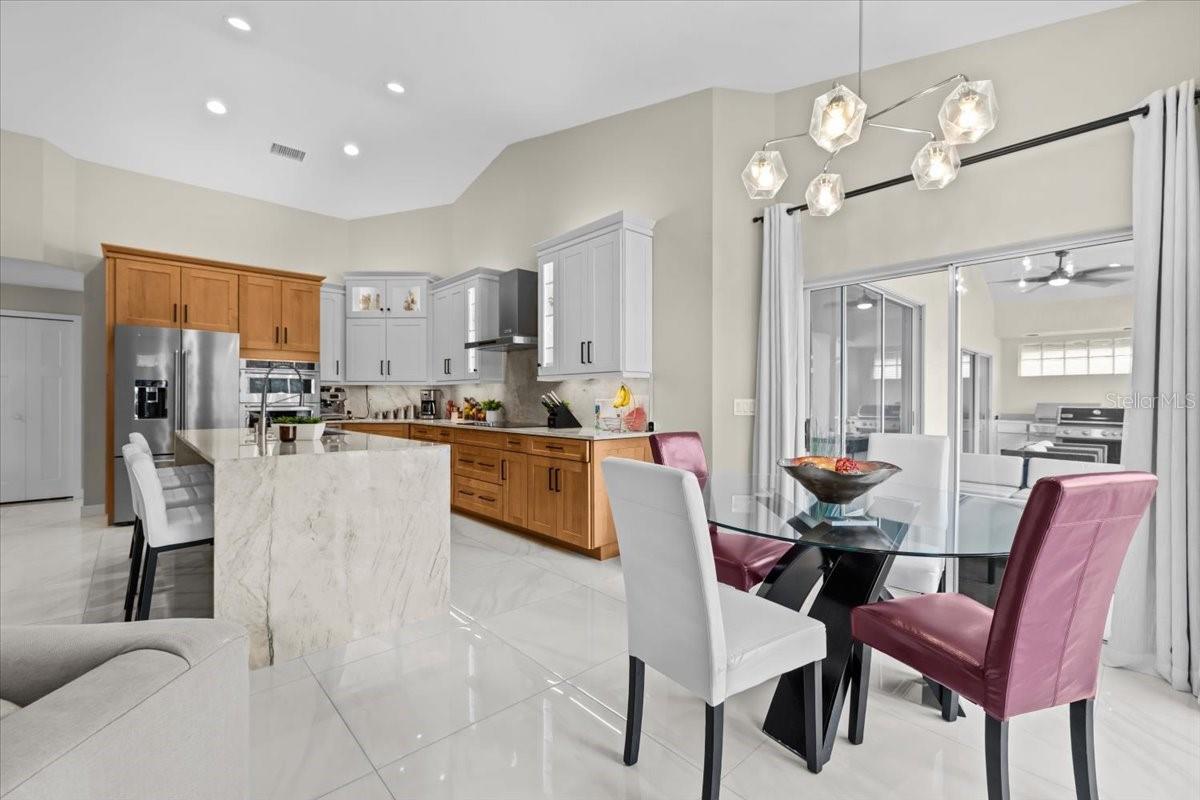 Listing photo id 17 for 16506 Longleat Drive