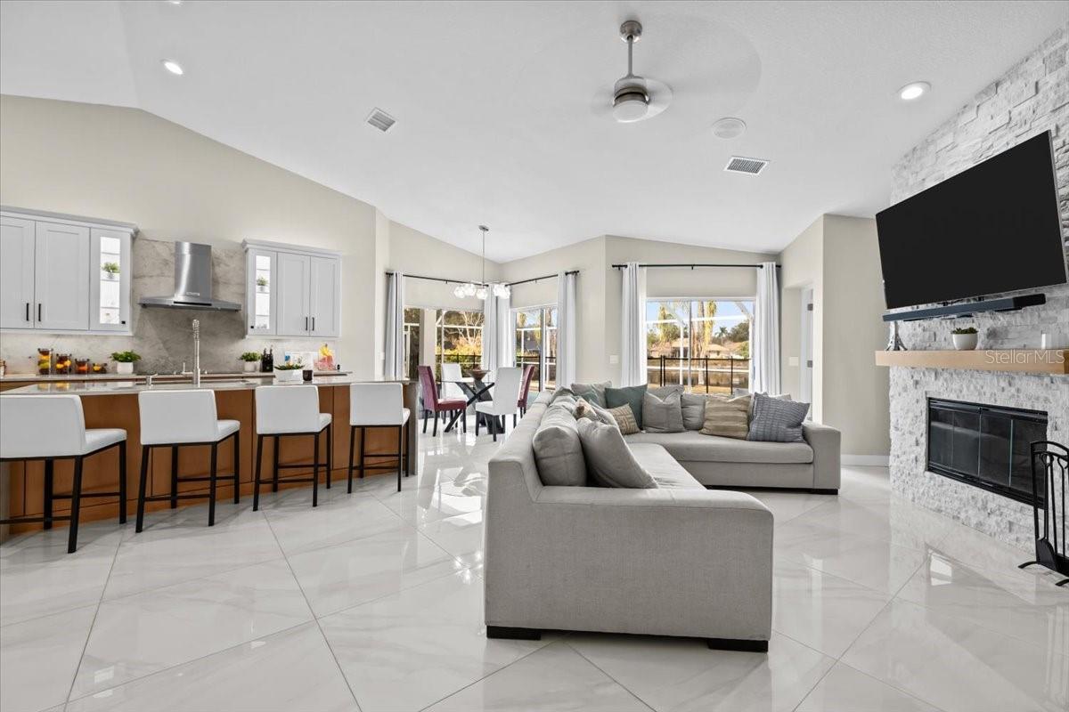 Listing photo id 18 for 16506 Longleat Drive