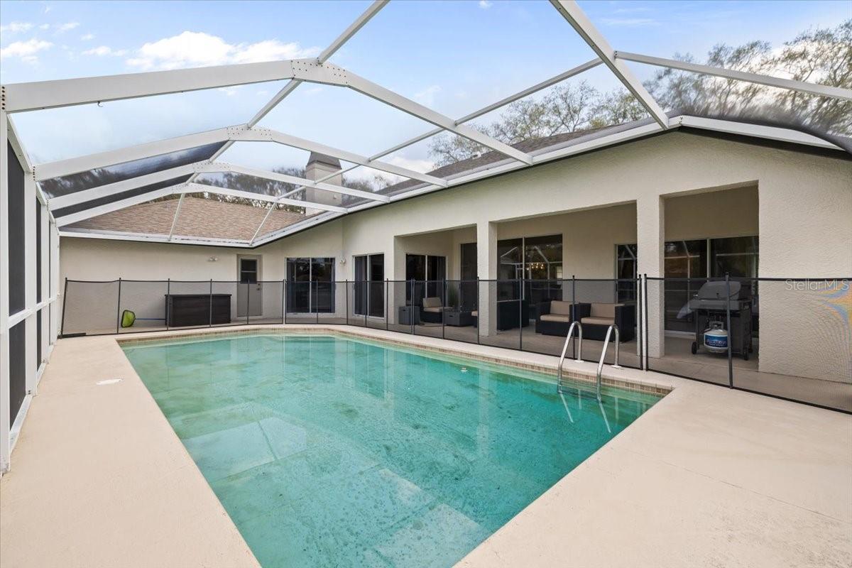 Listing photo id 23 for 16506 Longleat Drive