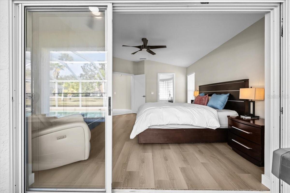 Listing photo id 25 for 16506 Longleat Drive