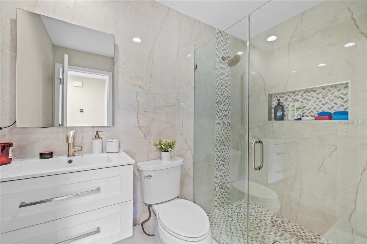 Listing photo id 36 for 16506 Longleat Drive