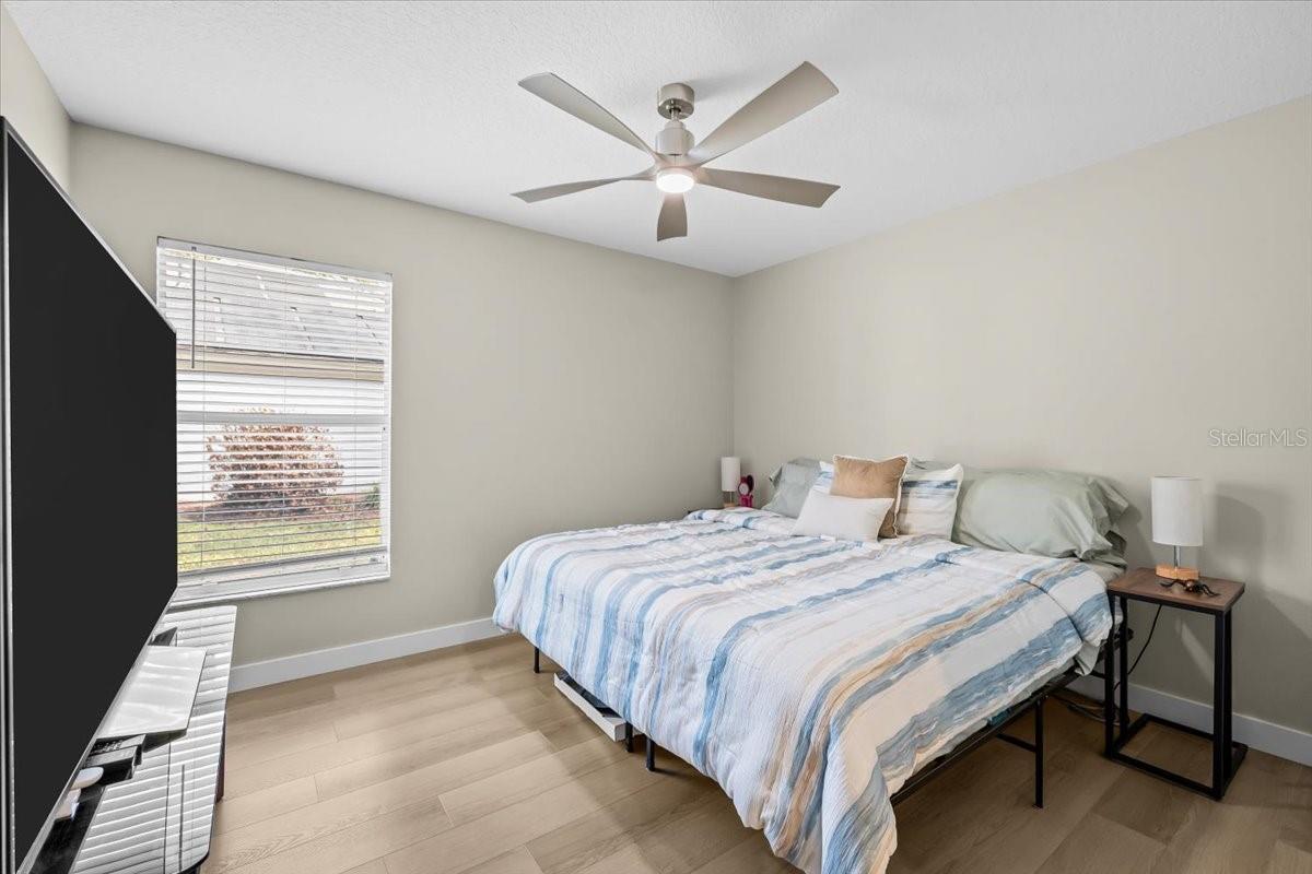 Listing photo id 37 for 16506 Longleat Drive