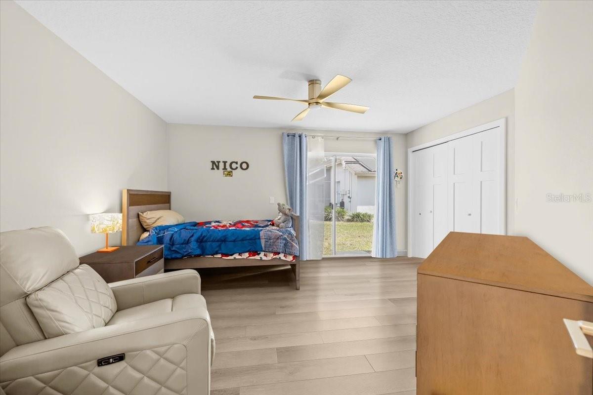 Listing photo id 40 for 16506 Longleat Drive