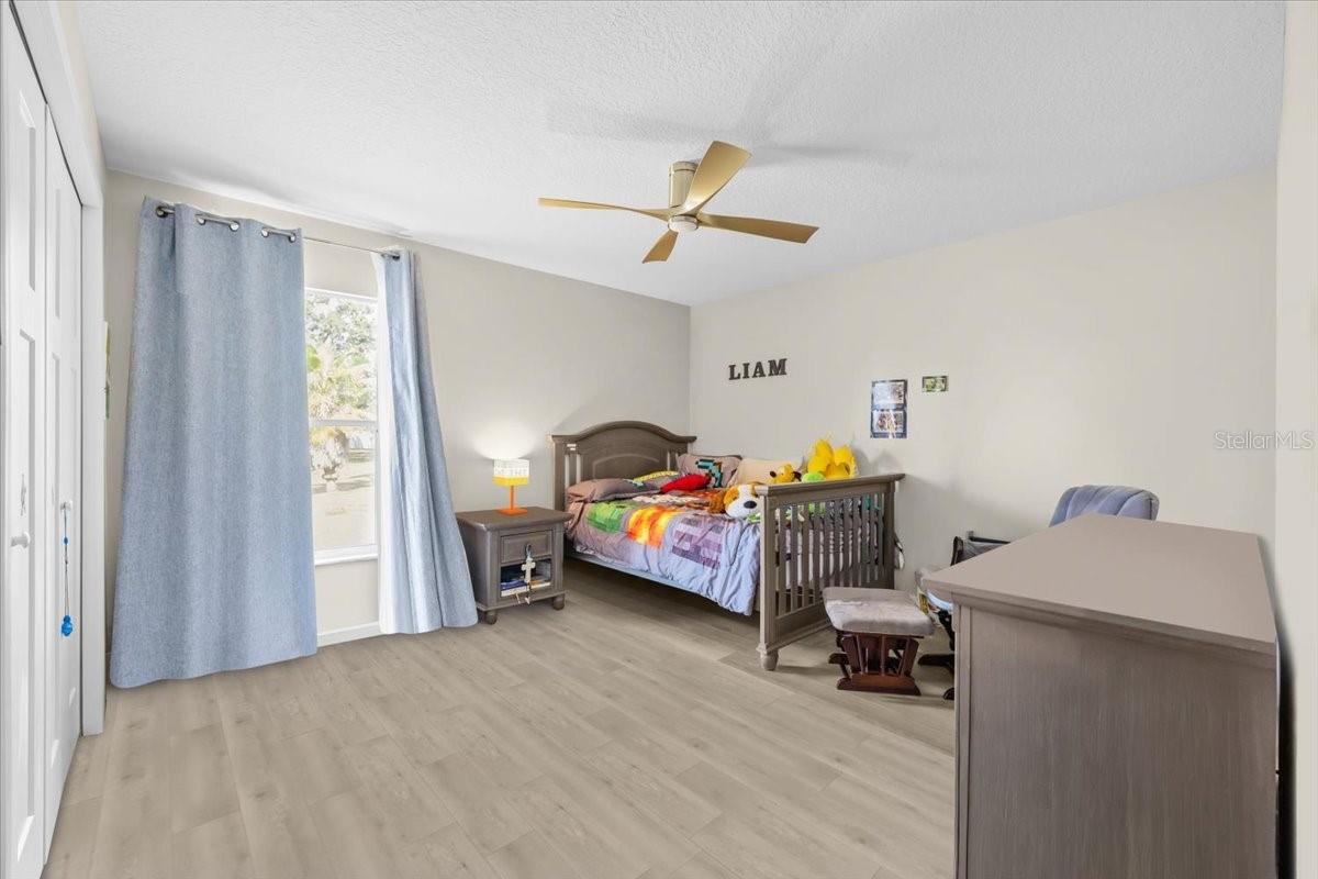 Listing photo id 41 for 16506 Longleat Drive