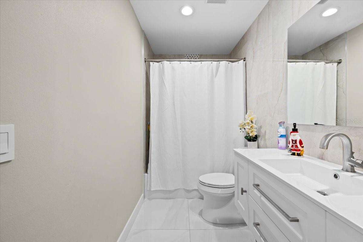 Listing photo id 42 for 16506 Longleat Drive