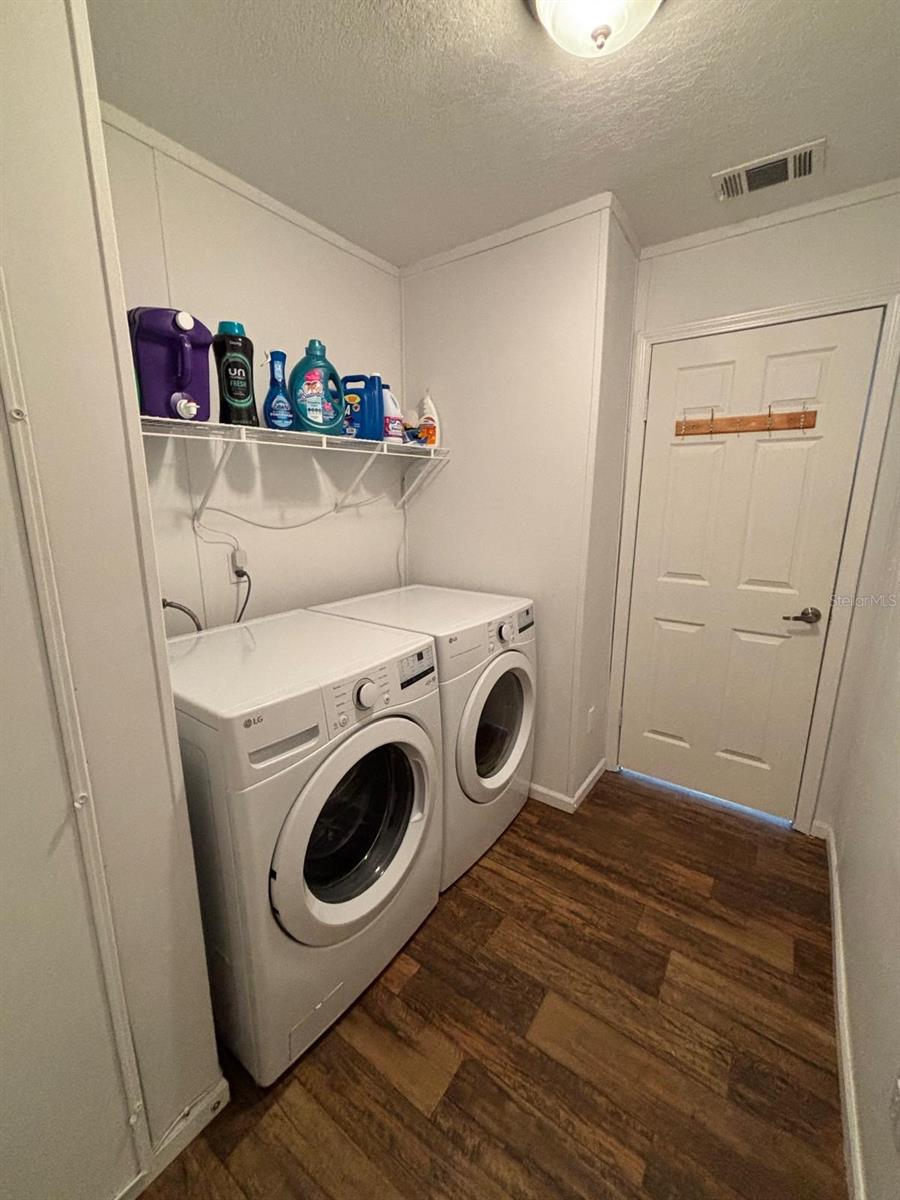 Image 17 of 44 For 6001 Five Acre Road