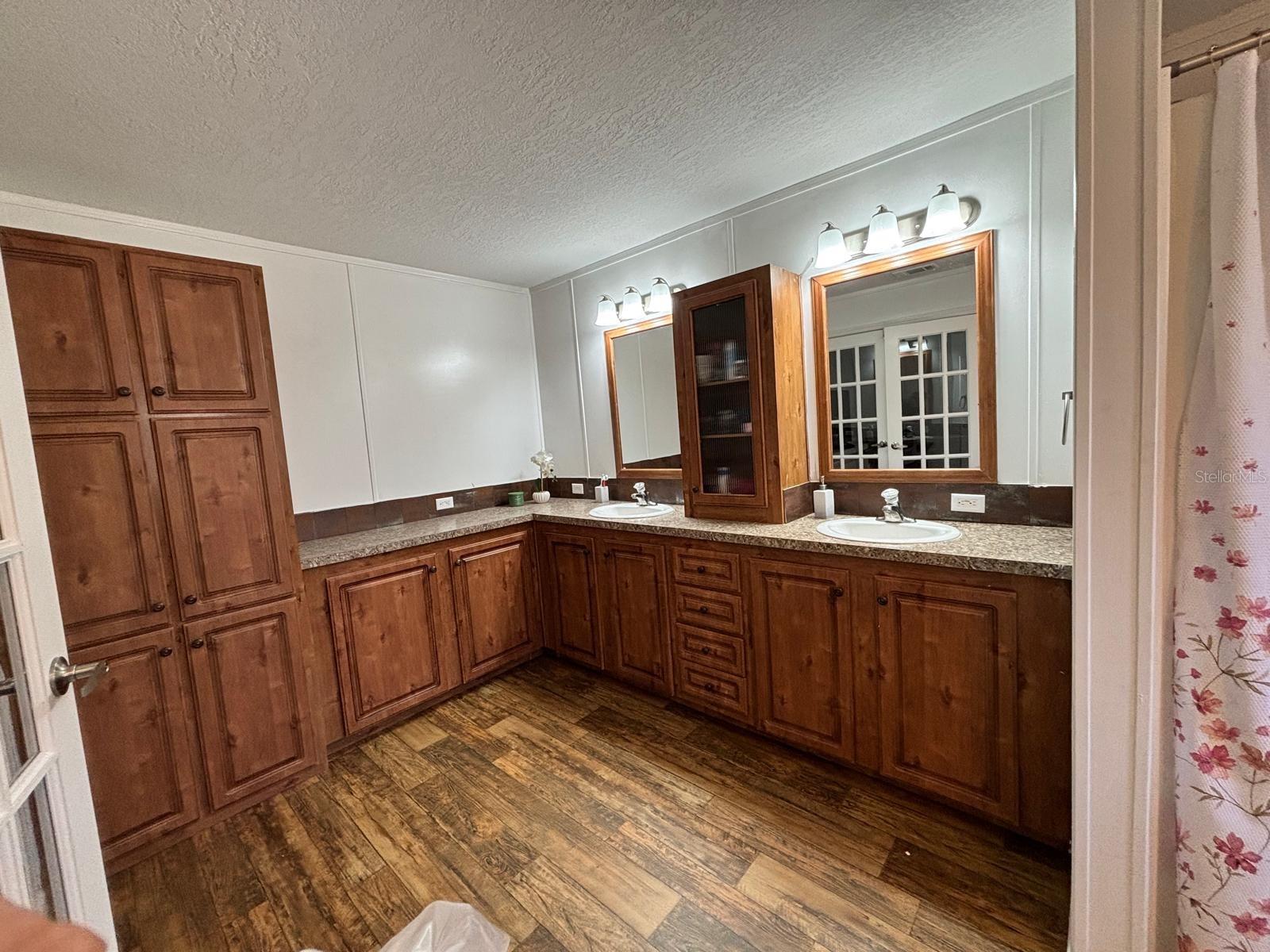 Image 25 of 44 For 6001 Five Acre Road