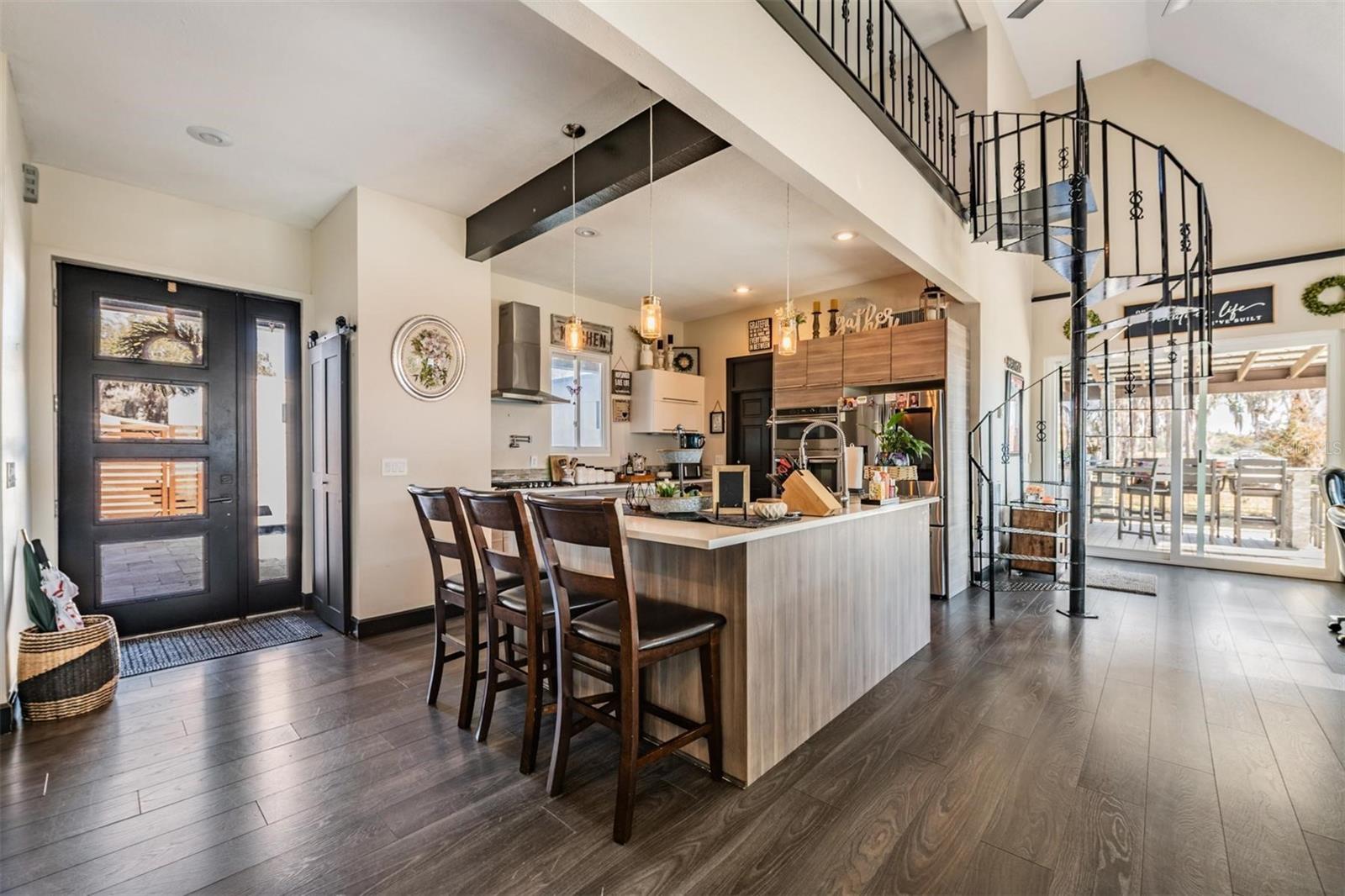 Listing photo id 8 for 18200 Cypress Cove Lane