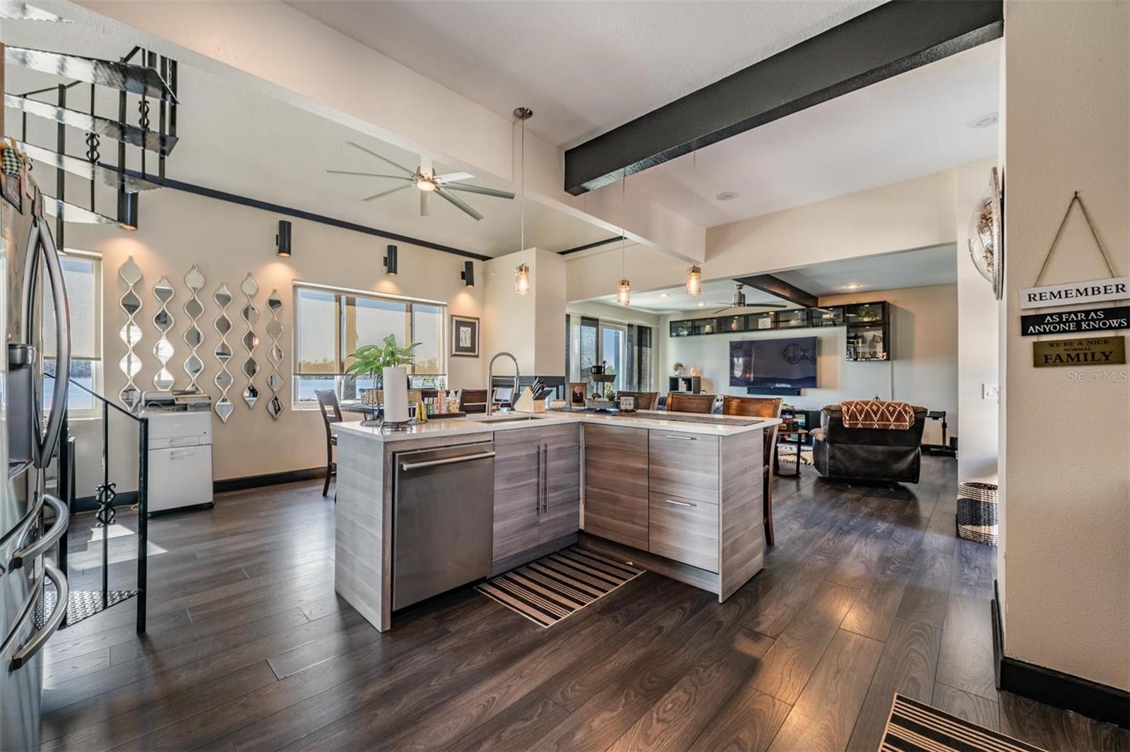 Listing photo id 10 for 18200 Cypress Cove Lane