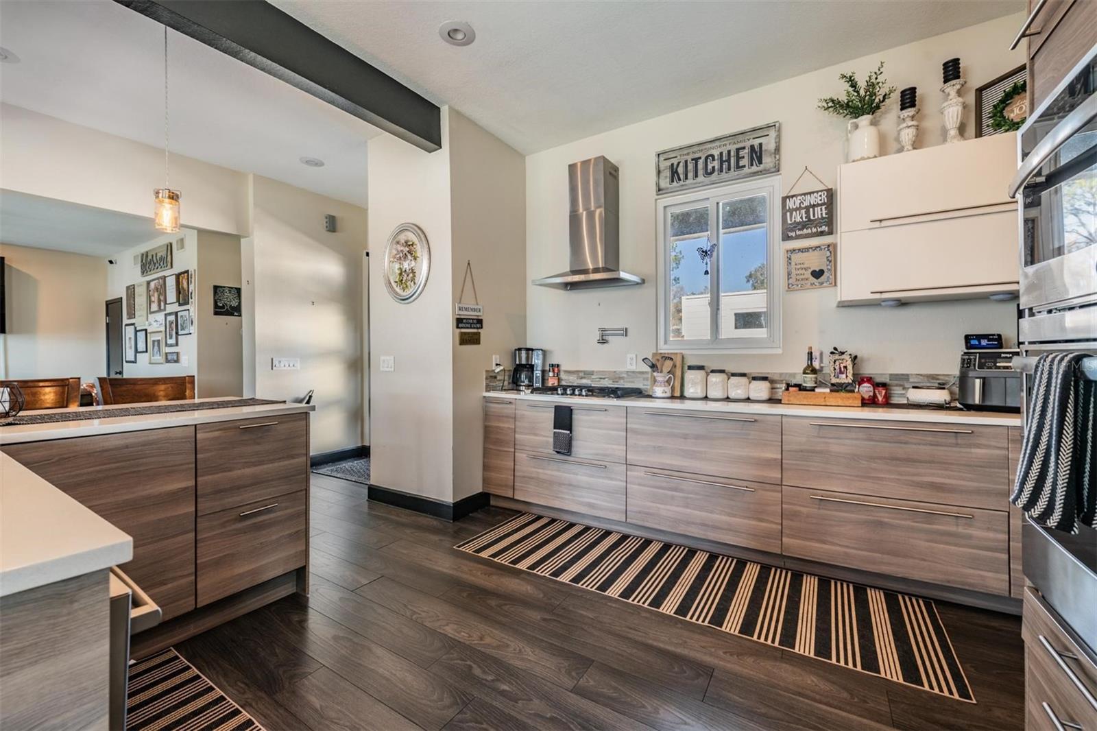 Listing photo id 13 for 18200 Cypress Cove Lane