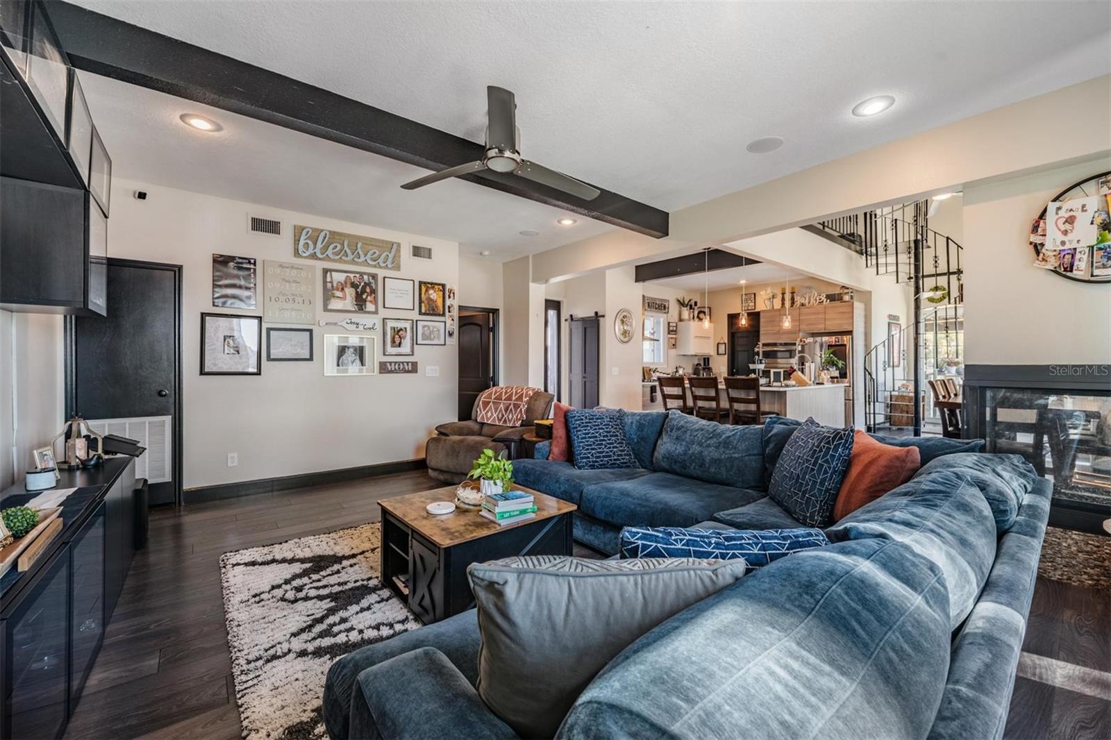 Listing photo id 17 for 18200 Cypress Cove Lane