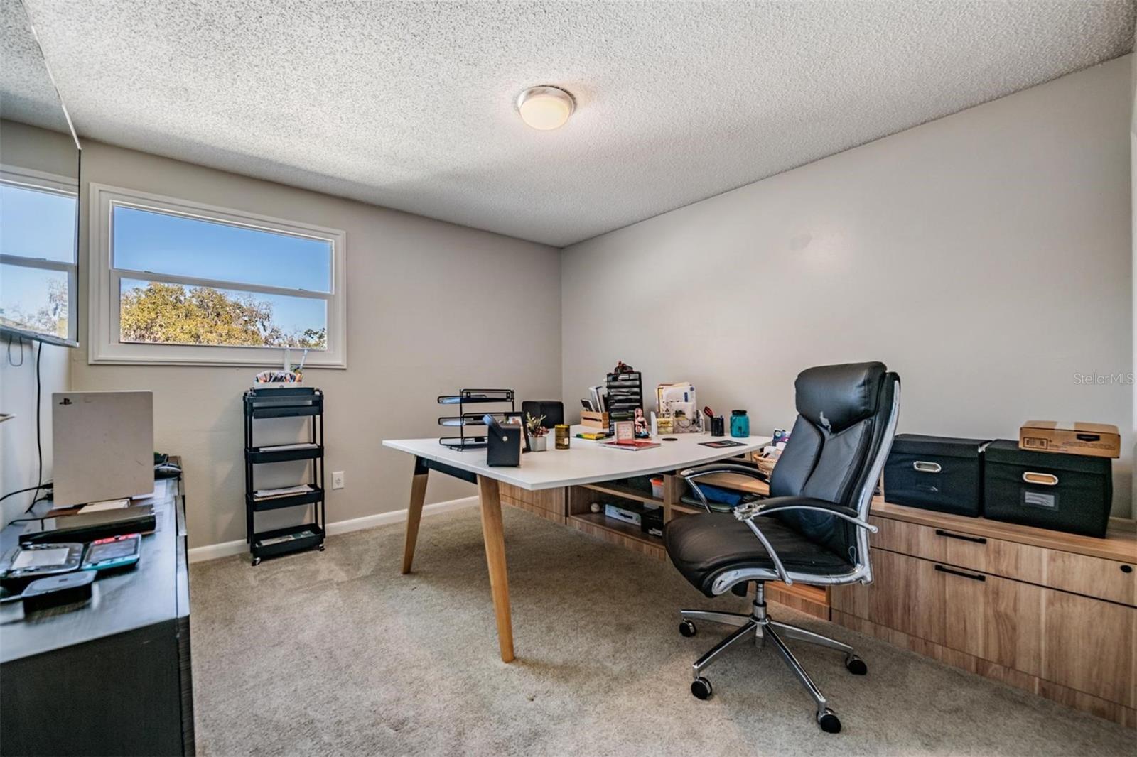 Listing photo id 21 for 18200 Cypress Cove Lane