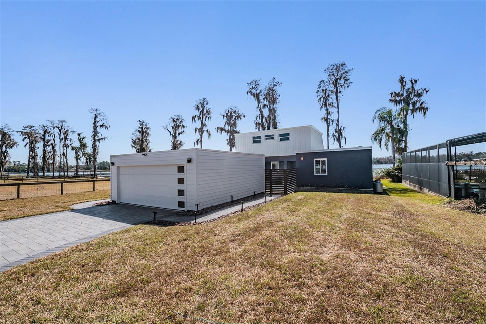 Listing photo id 1 for 18200 Cypress Cove Lane