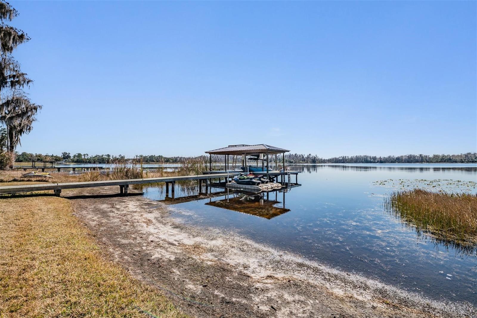 Listing photo id 32 for 18200 Cypress Cove Lane