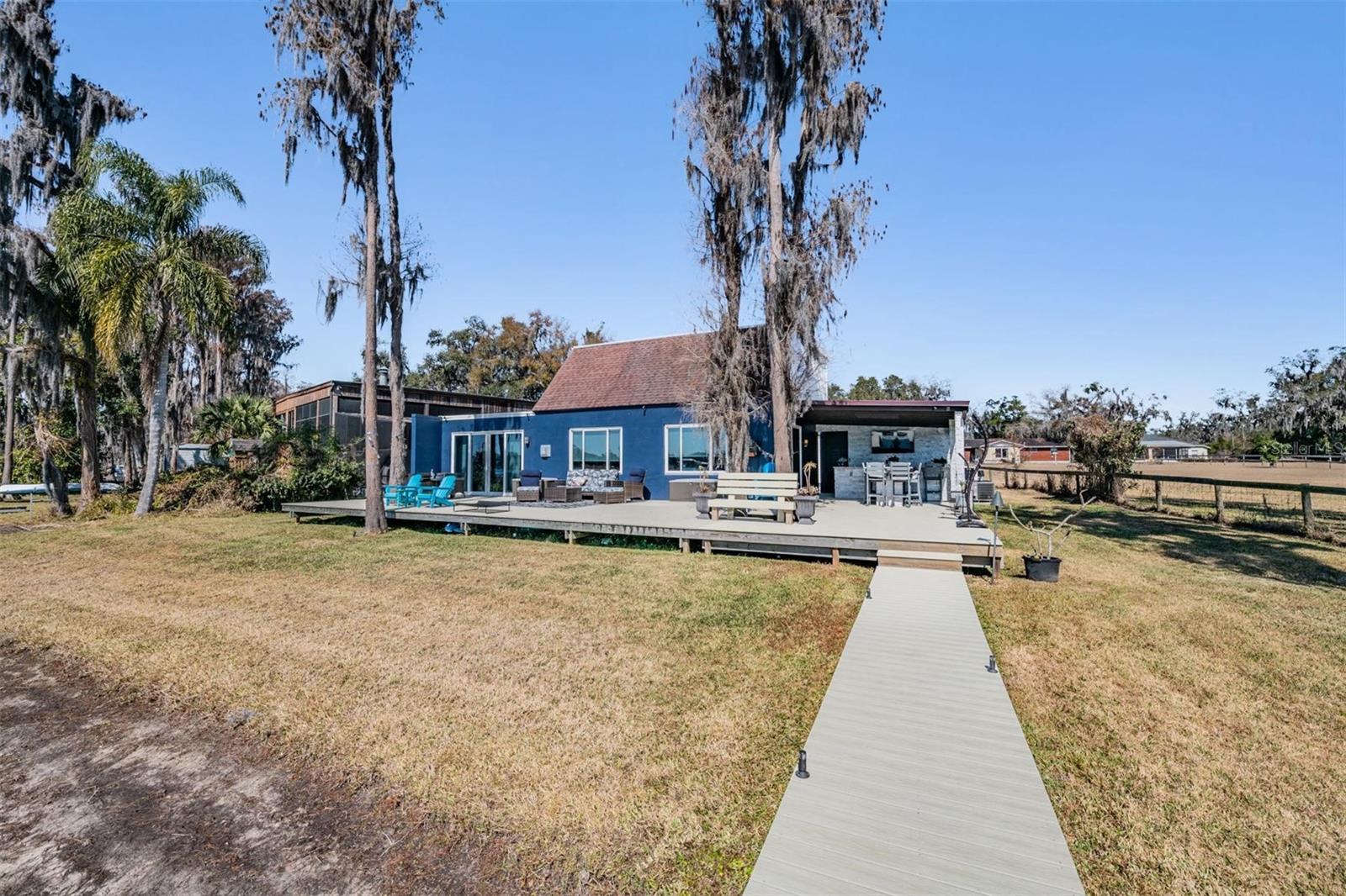 Listing photo id 34 for 18200 Cypress Cove Lane