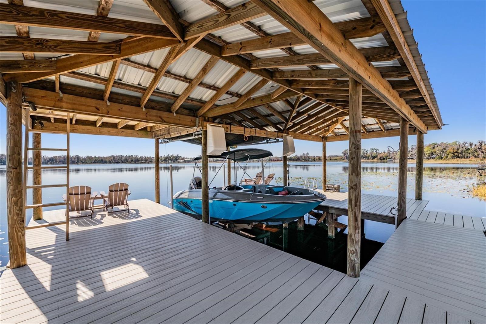 Listing photo id 37 for 18200 Cypress Cove Lane