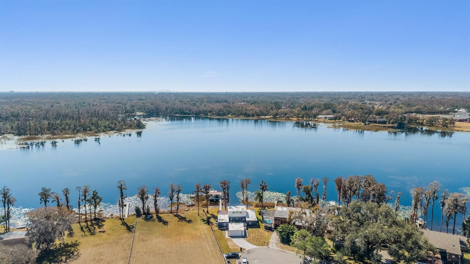 Listing photo id 43 for 18200 Cypress Cove Lane