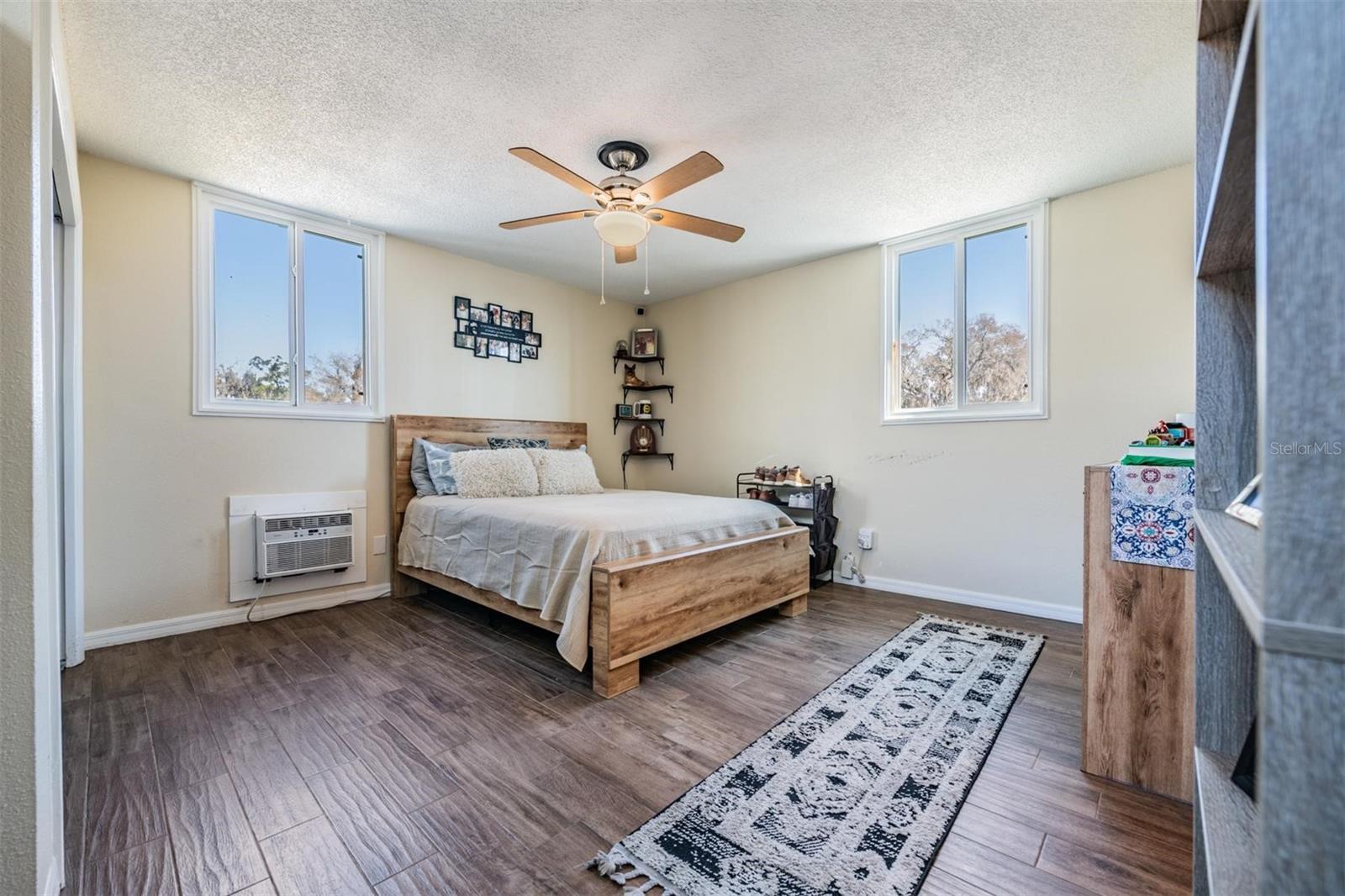 Listing photo id 45 for 18200 Cypress Cove Lane