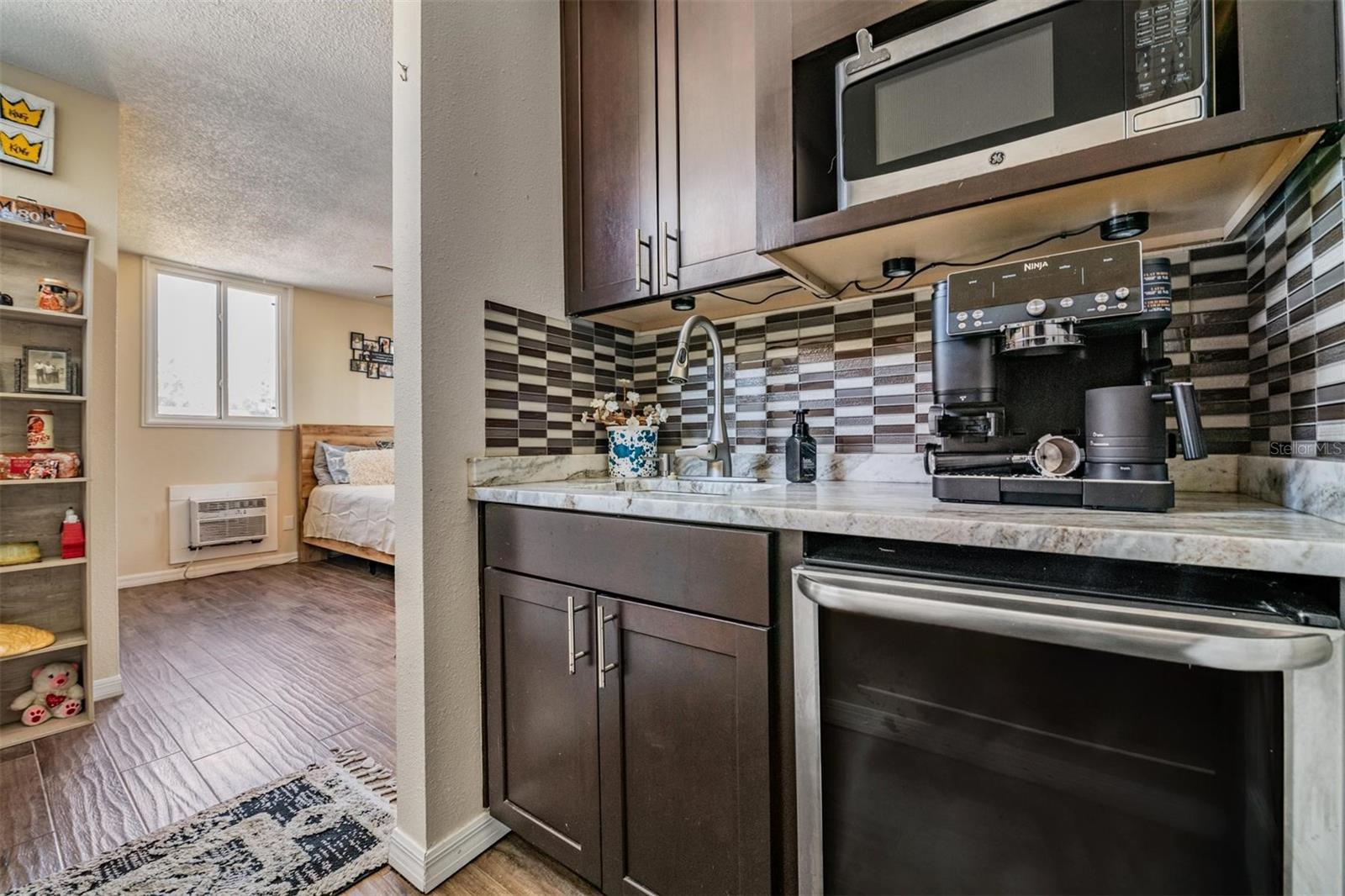 Listing photo id 48 for 18200 Cypress Cove Lane