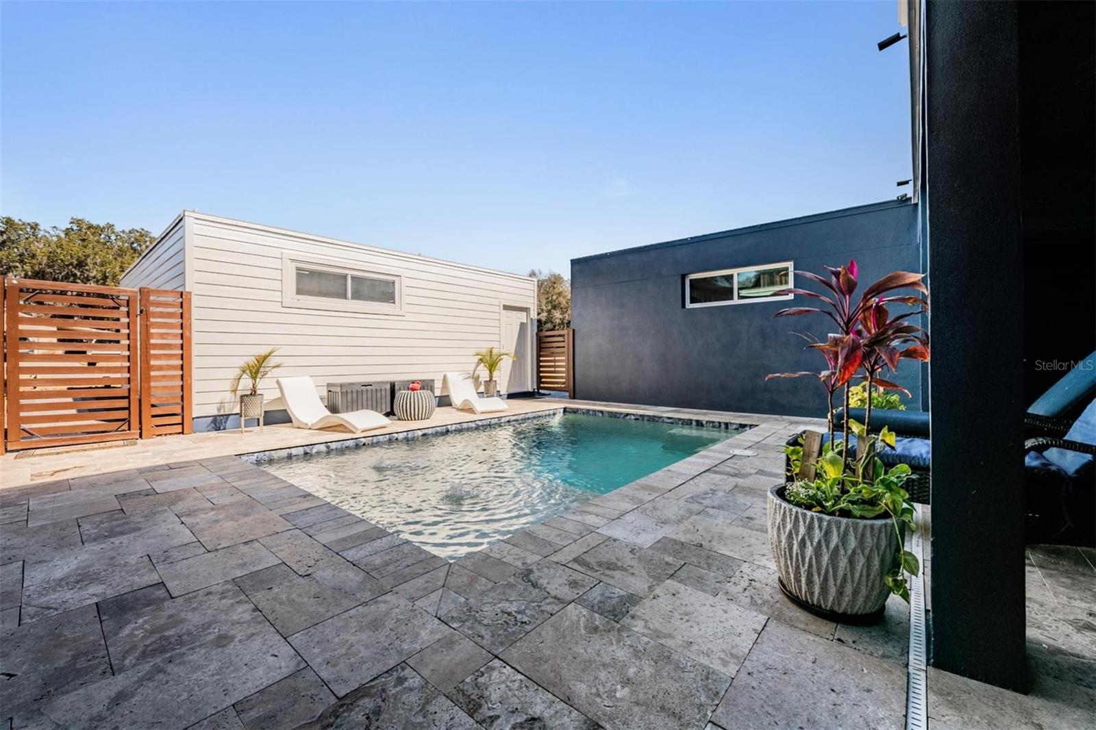 Listing photo id 5 for 18200 Cypress Cove Lane