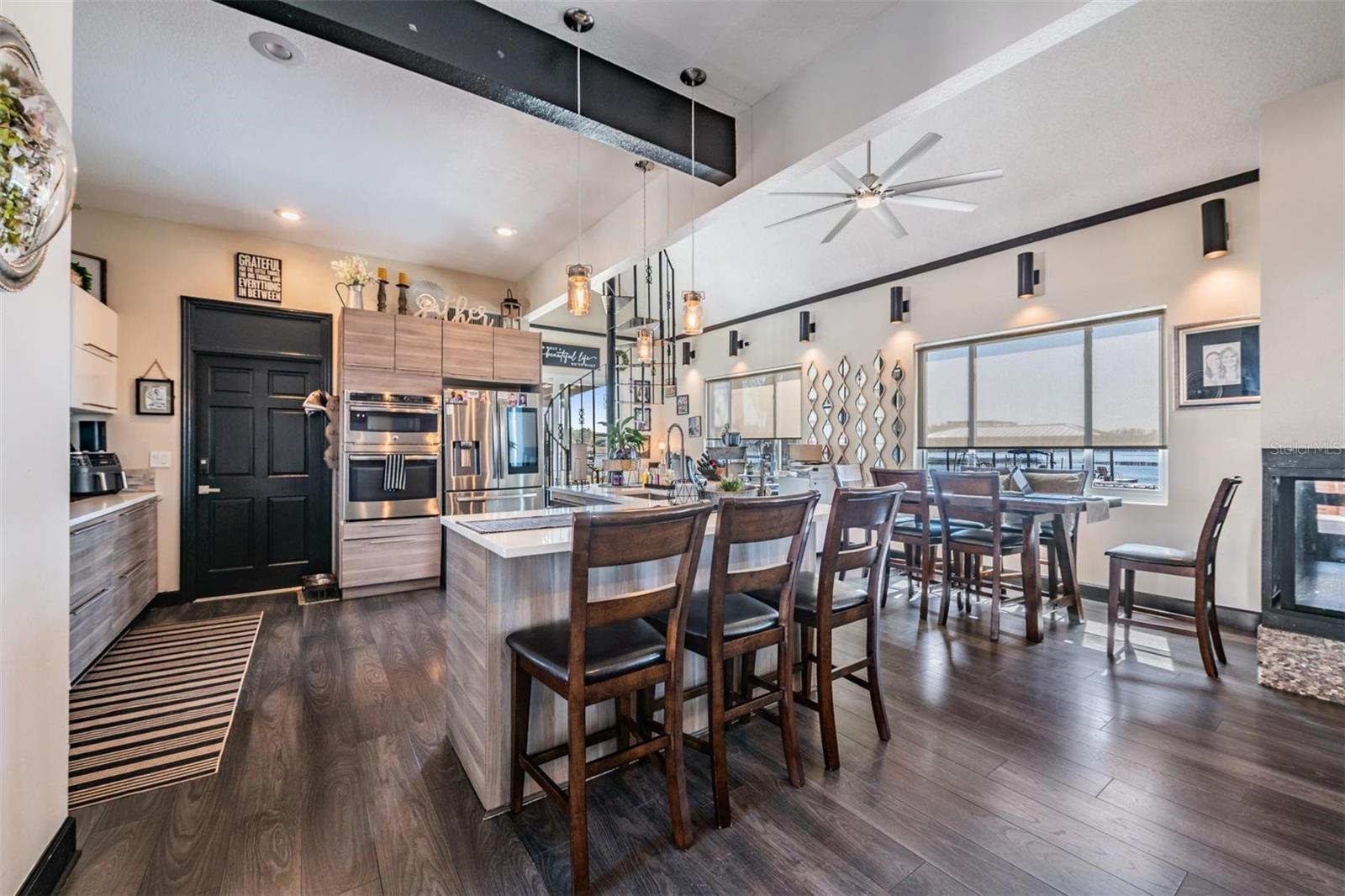 Listing photo id 7 for 18200 Cypress Cove Lane