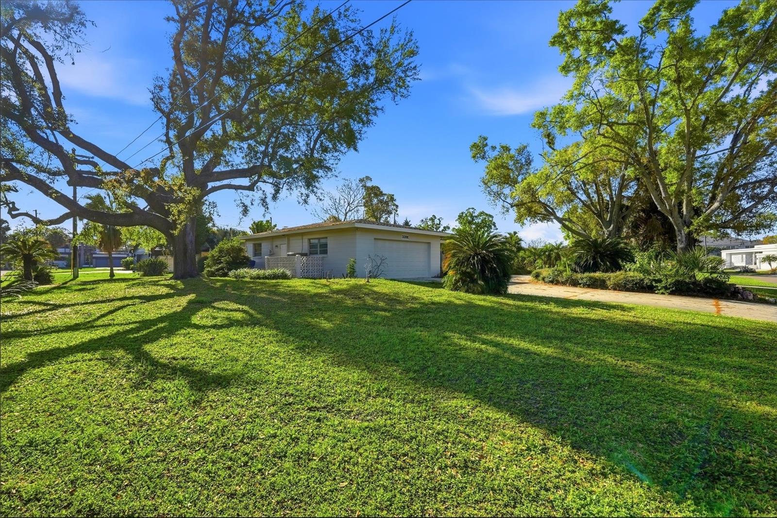 Listing photo id 9 for 3391 Walnut Street Ne