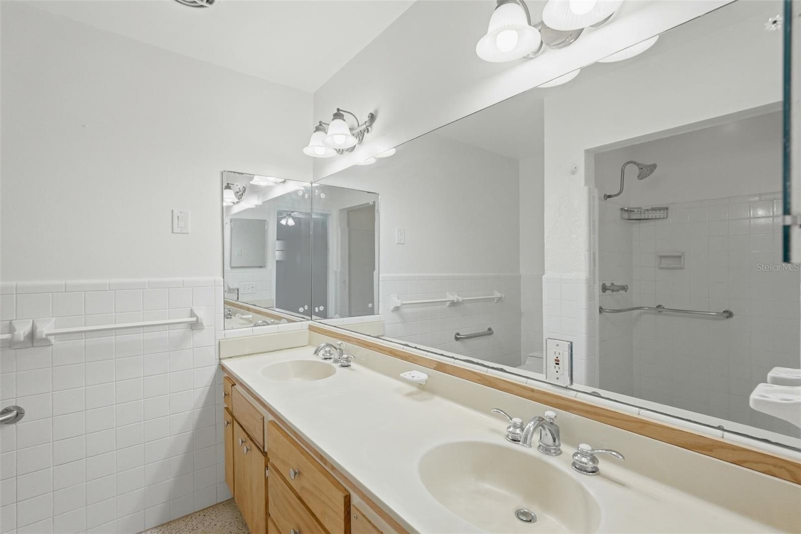 Listing photo id 25 for 3391 Walnut Street Ne