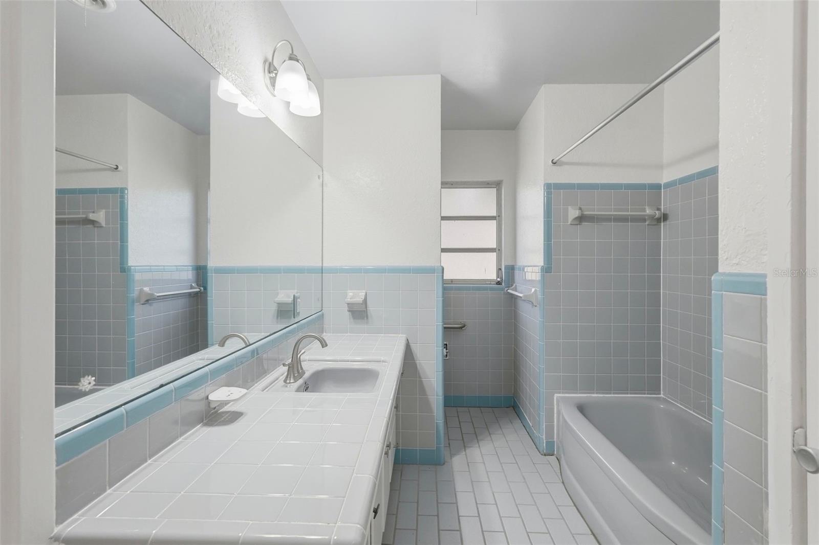 Listing photo id 26 for 3391 Walnut Street Ne