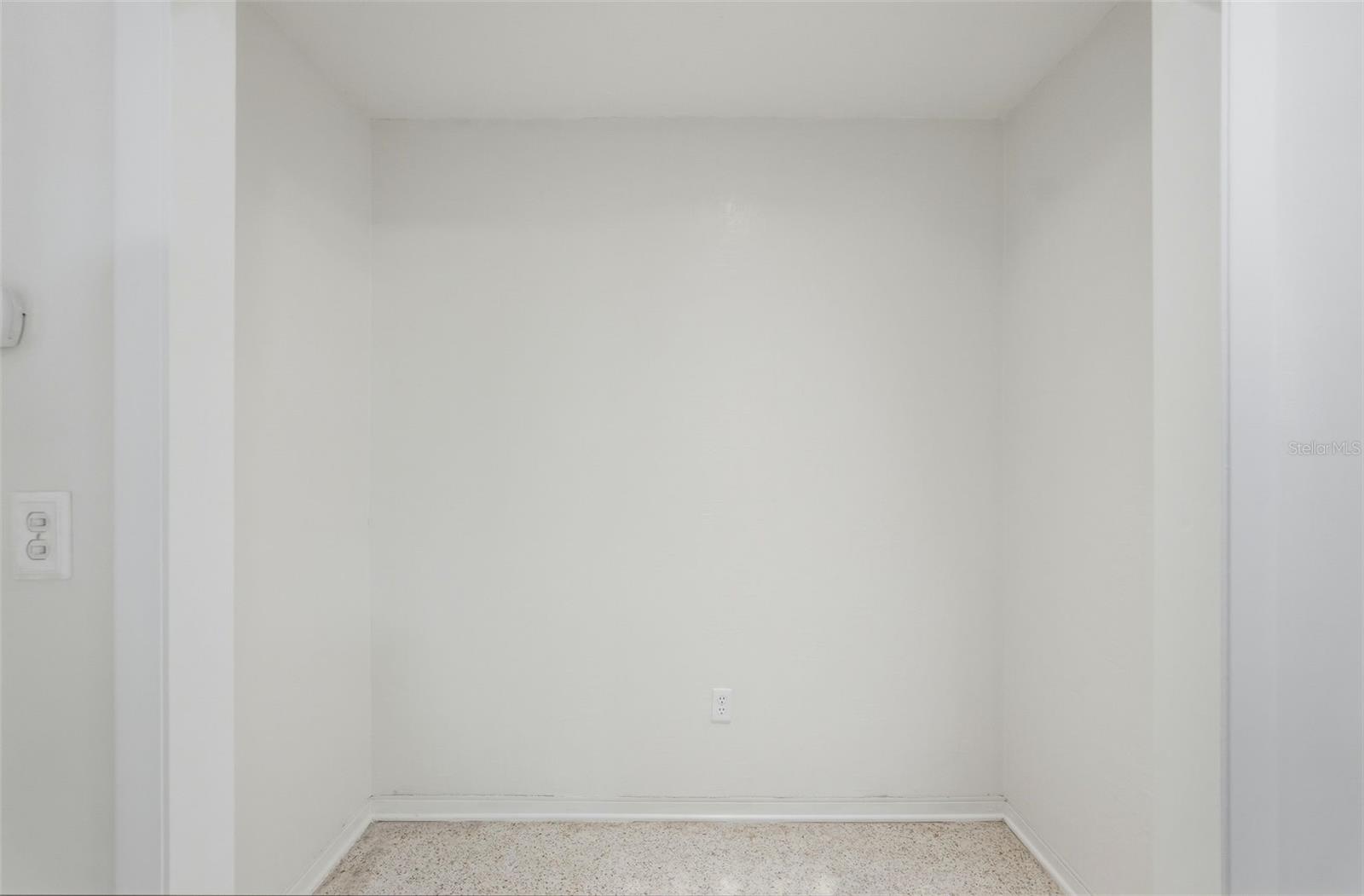 Listing photo id 29 for 3391 Walnut Street Ne