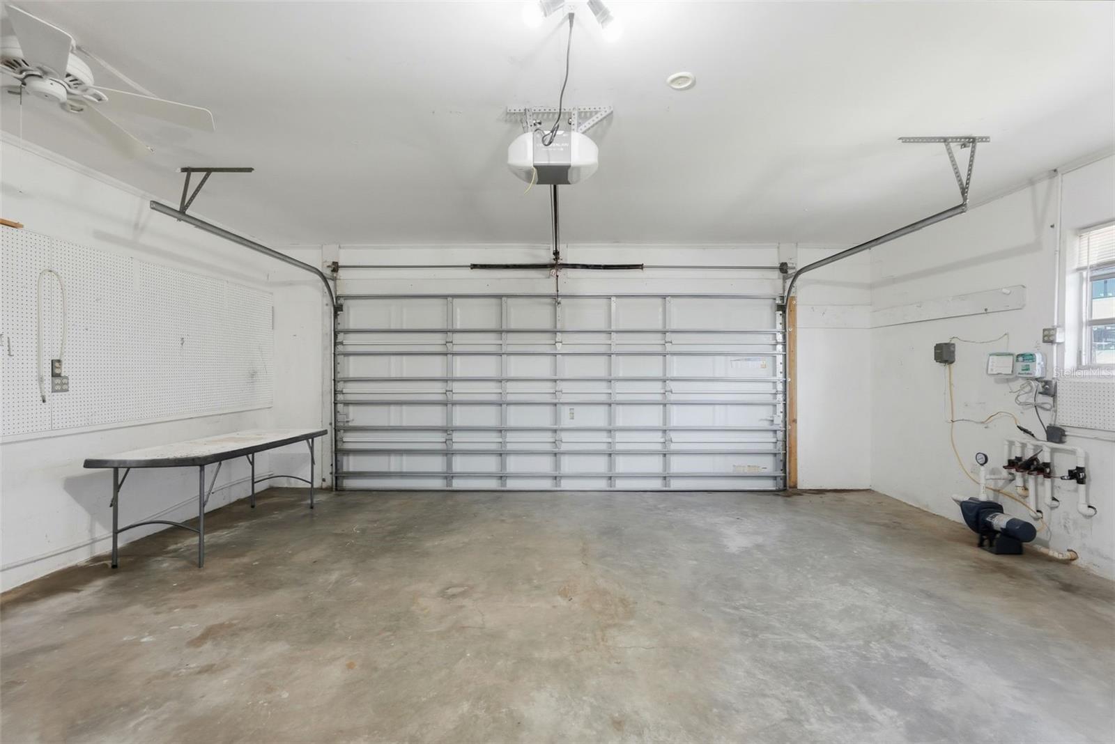 Listing photo id 31 for 3391 Walnut Street Ne