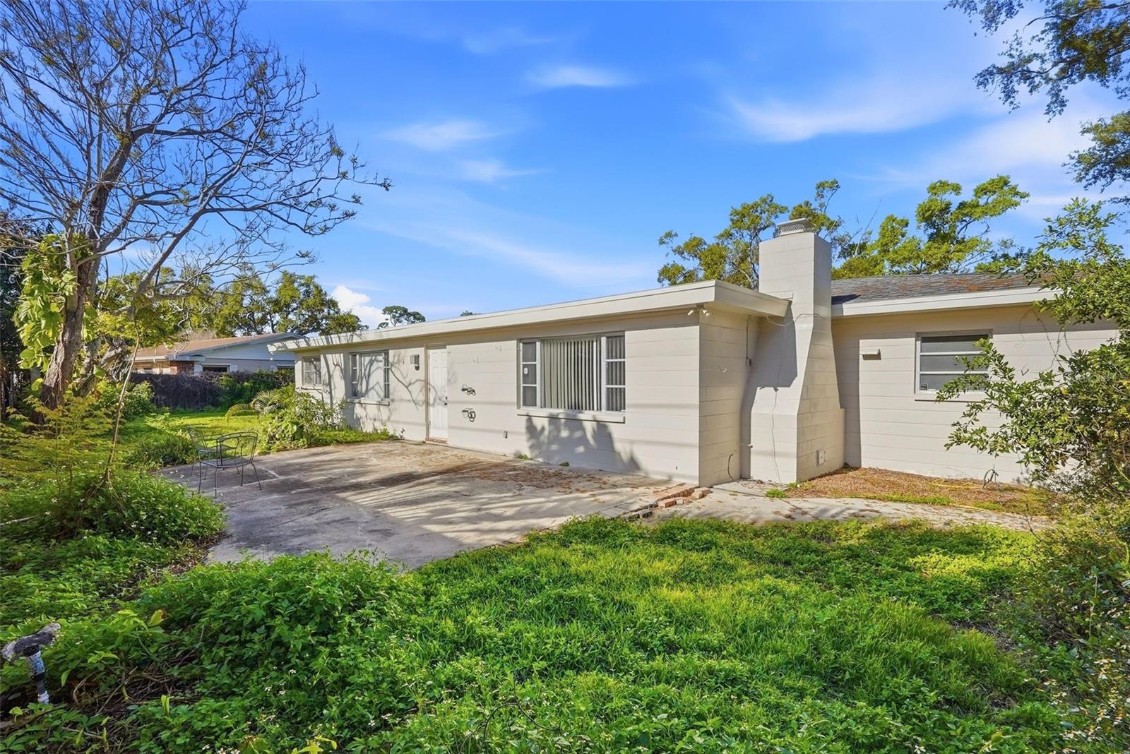 Listing photo id 33 for 3391 Walnut Street Ne