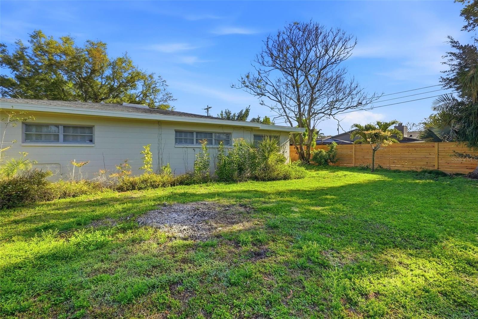 Listing photo id 36 for 3391 Walnut Street Ne