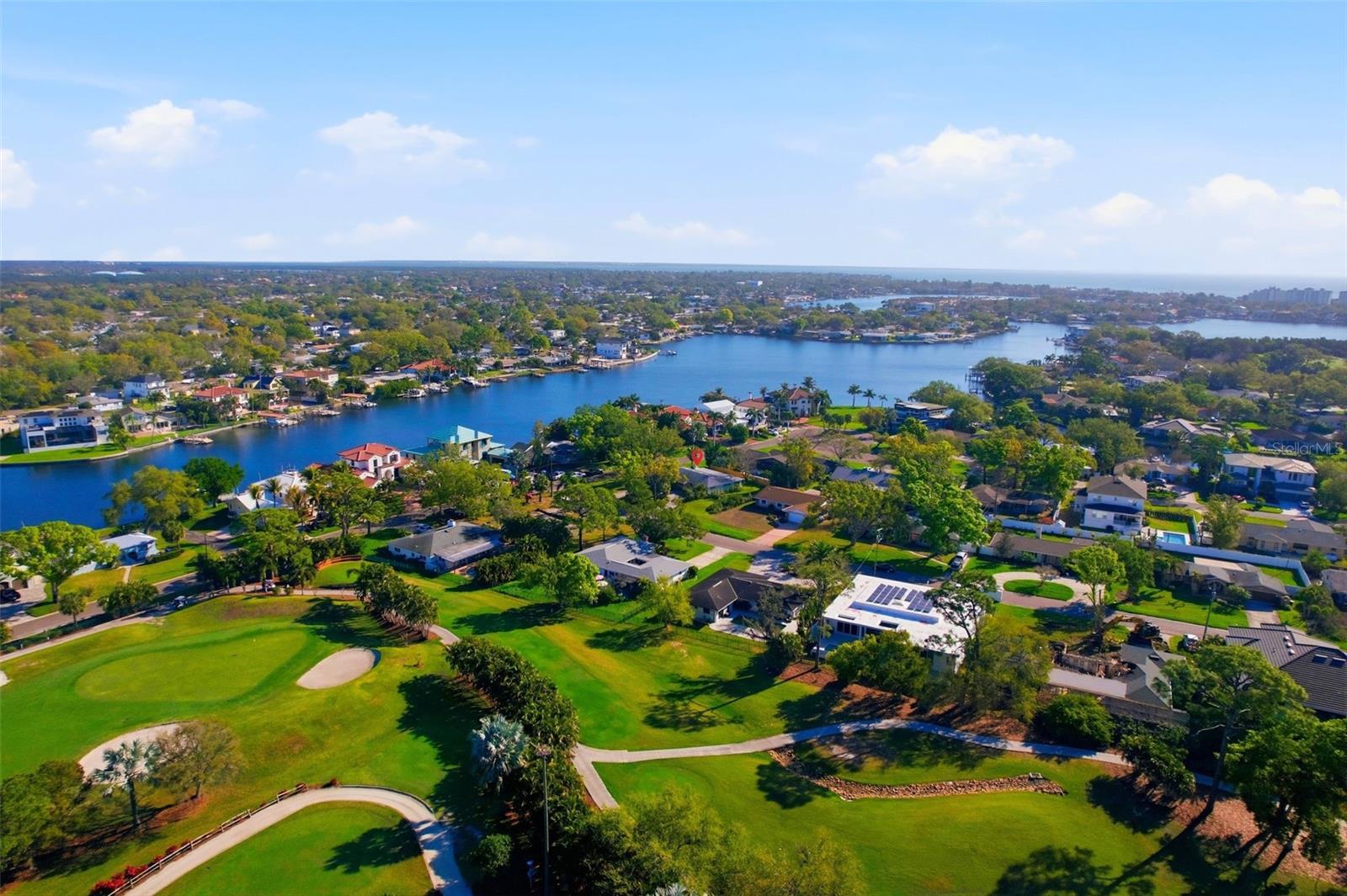 Listing photo id 2 for 3391 Walnut Street Ne