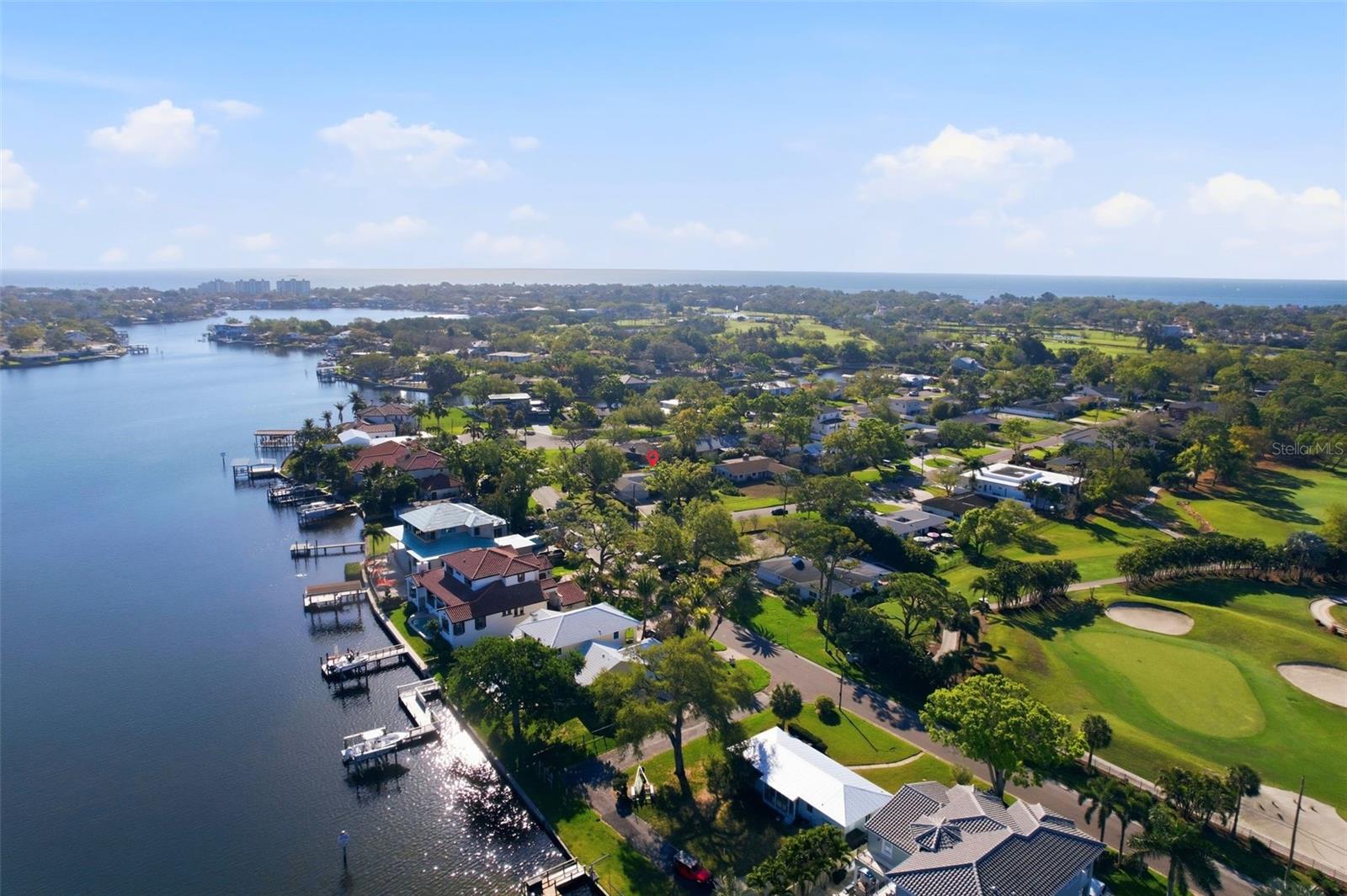 Listing photo id 3 for 3391 Walnut Street Ne