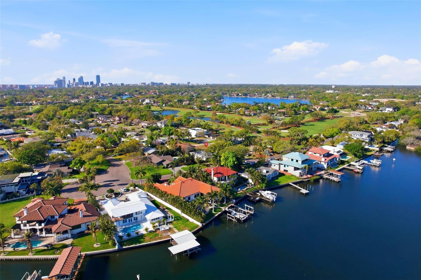 Listing photo id 4 for 3391 Walnut Street Ne