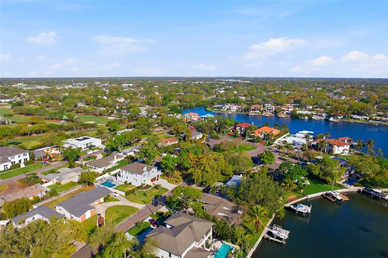 Listing photo id 6 for 3391 Walnut Street Ne