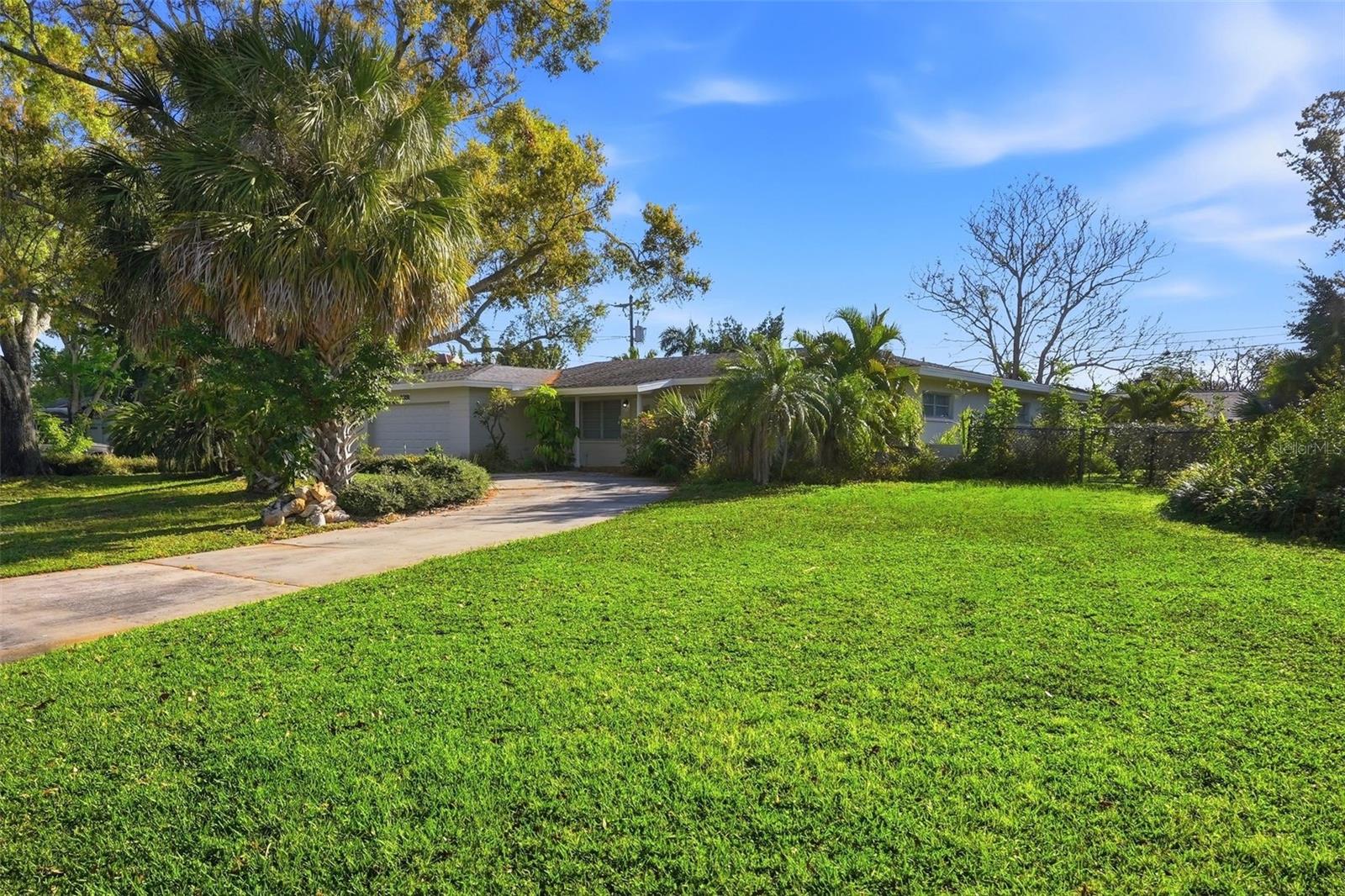 Listing photo id 7 for 3391 Walnut Street Ne