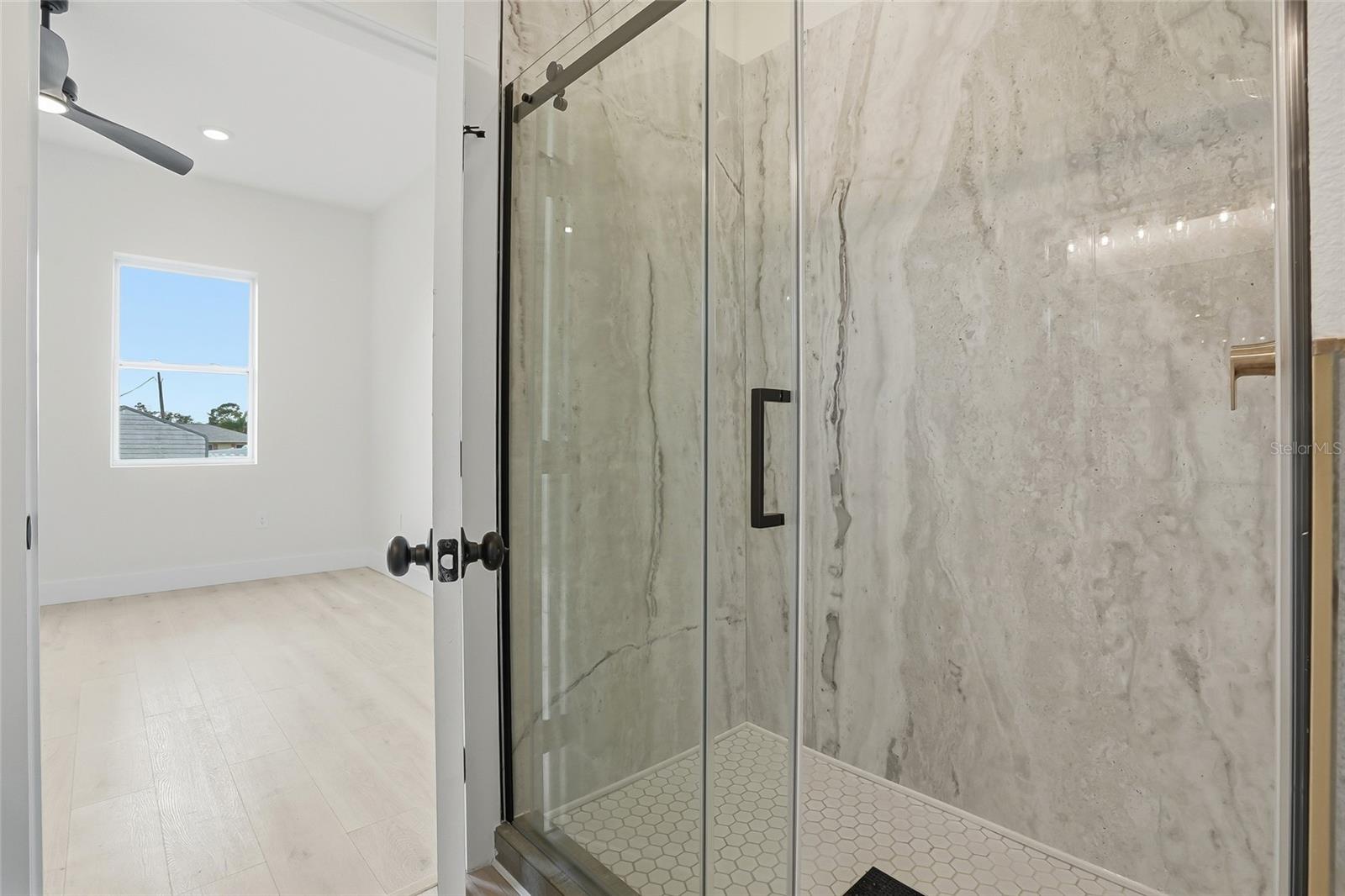 Listing photo id 19 for 11256 Salters Street