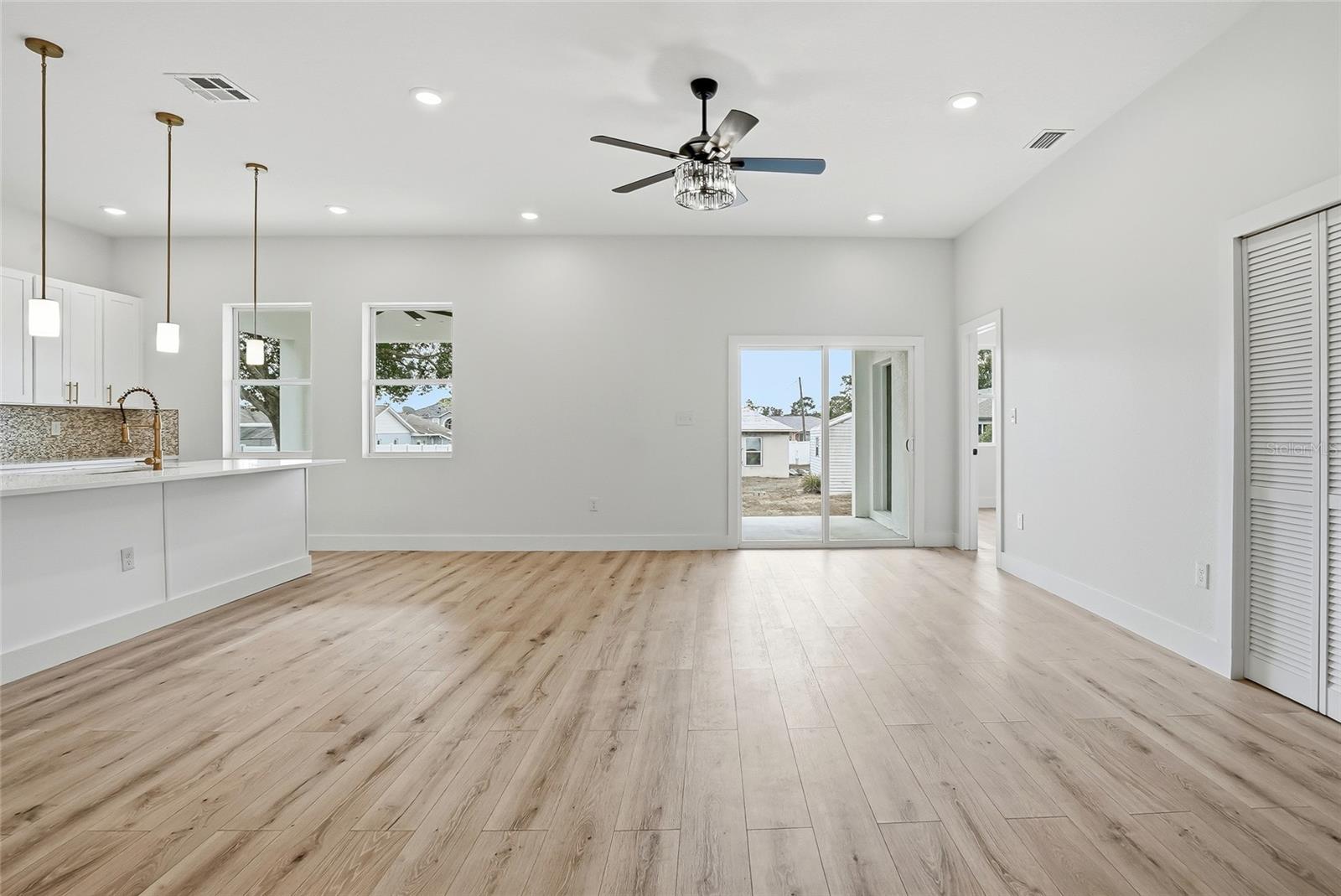 Listing photo id 20 for 11256 Salters Street