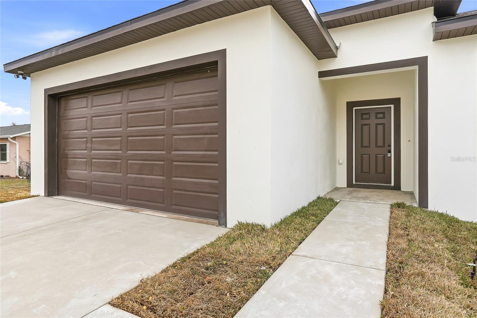 Listing photo id 1 for 11256 Salters Street