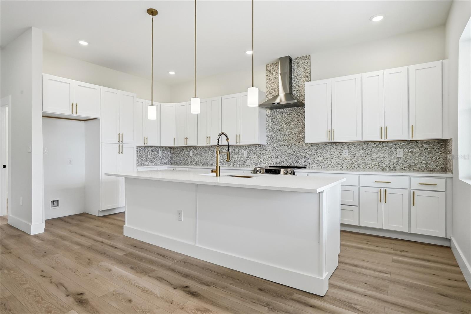 Listing photo id 6 for 11256 Salters Street