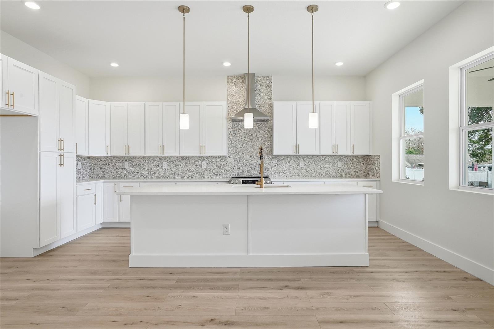 Listing photo id 7 for 11256 Salters Street