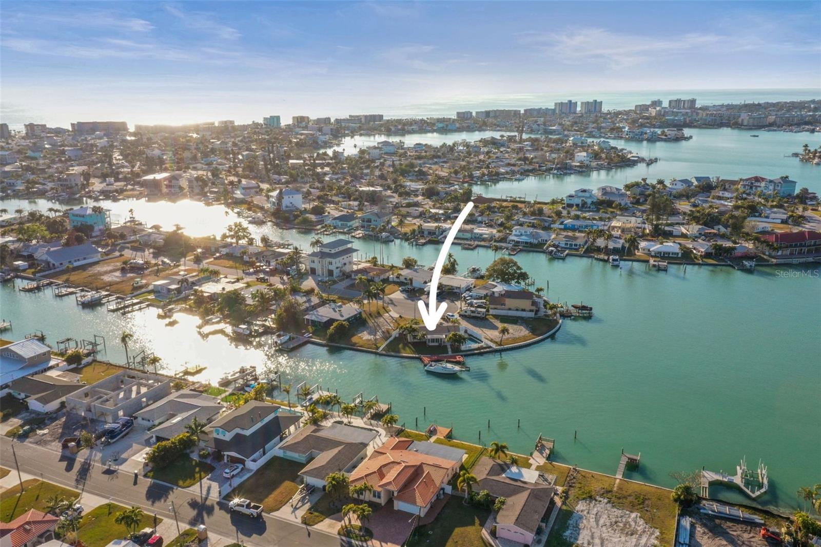 Listing photo id 0 for 645 Normandy Road