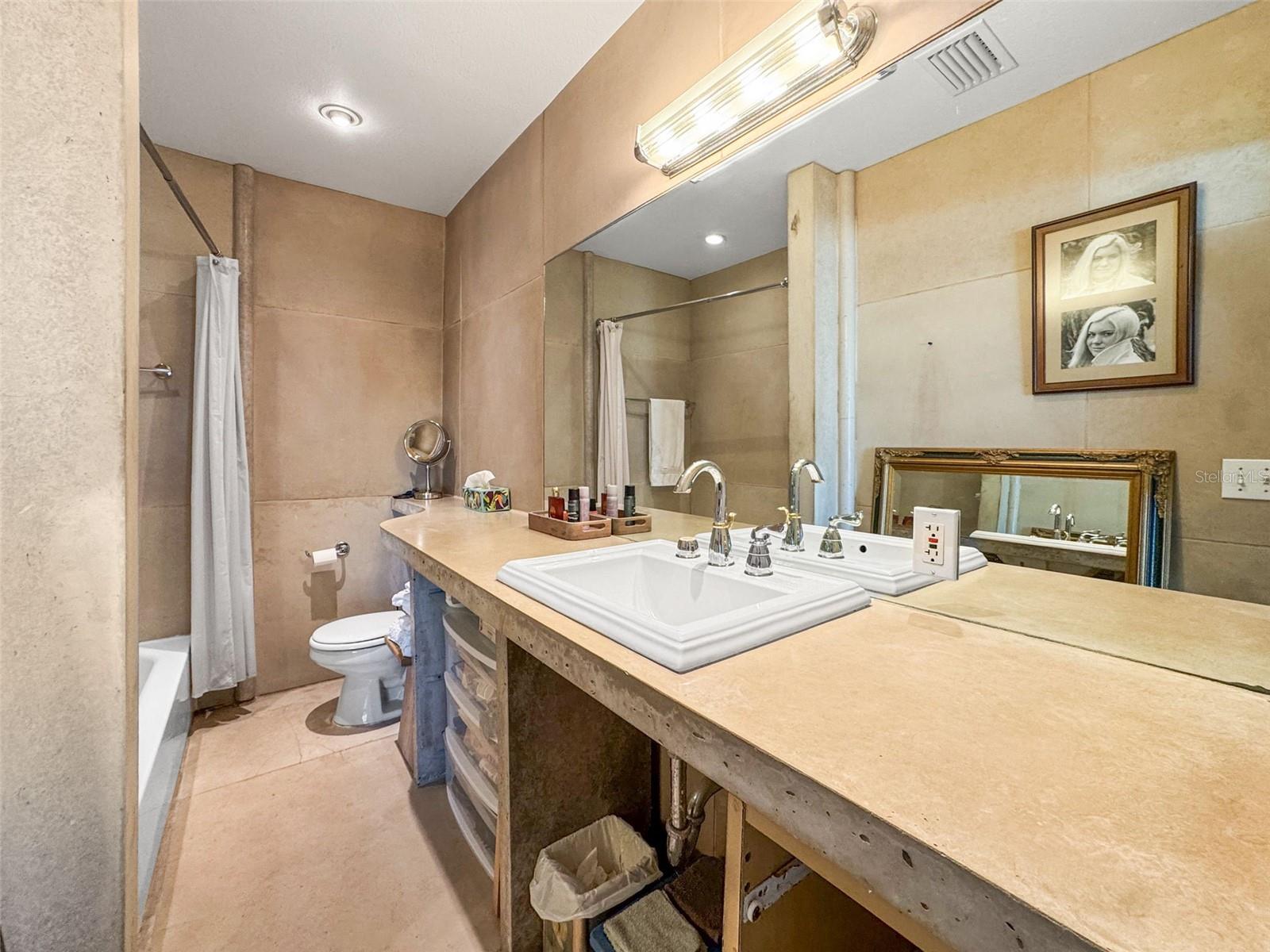 Listing photo id 22 for 645 Normandy Road