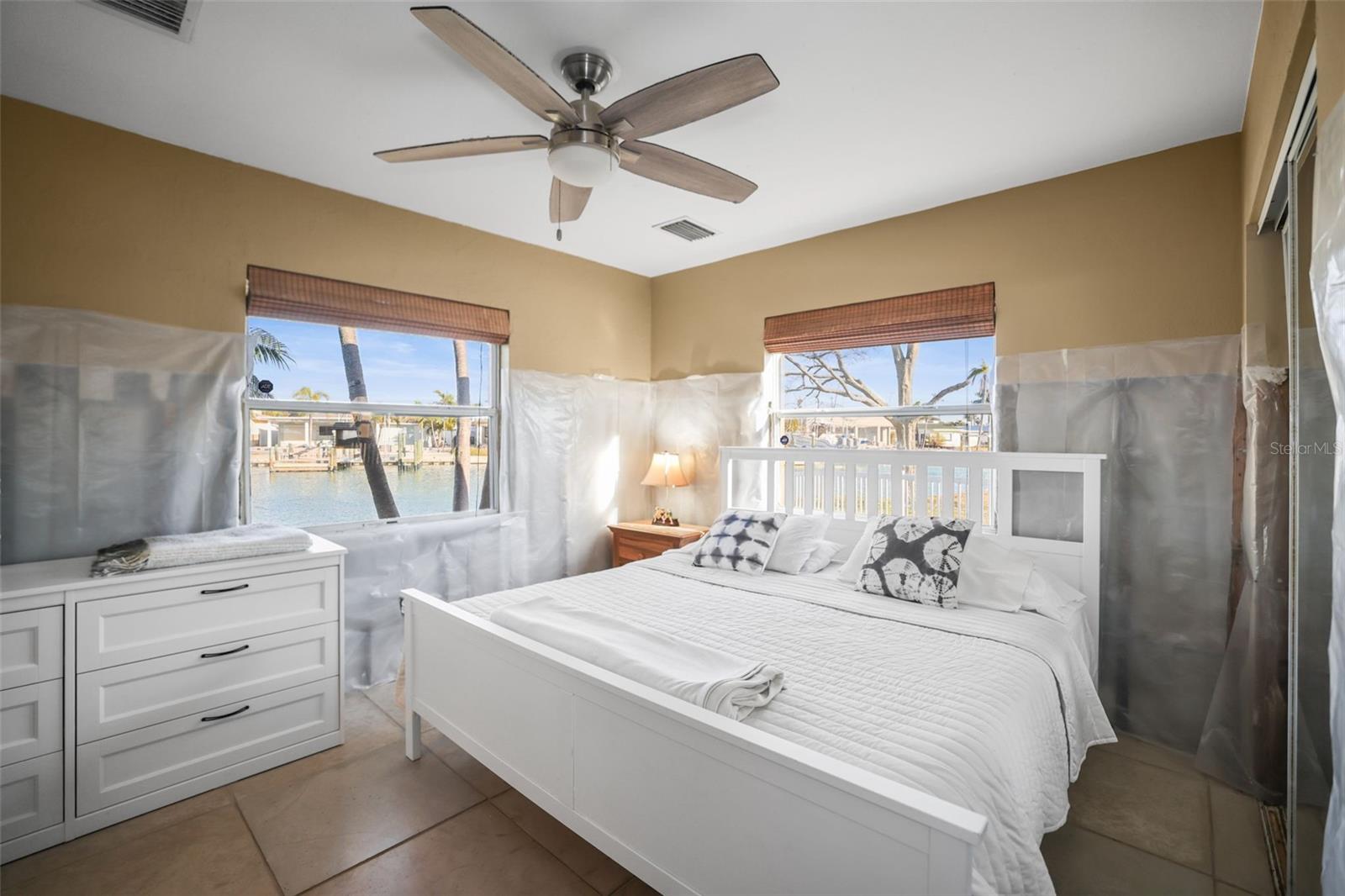 Listing photo id 24 for 645 Normandy Road