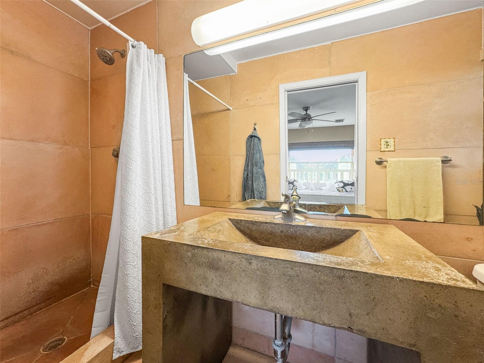 Listing photo id 26 for 645 Normandy Road