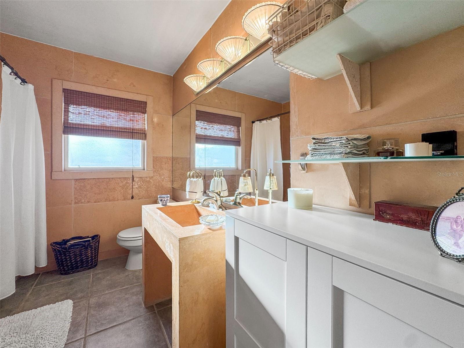 Listing photo id 27 for 645 Normandy Road